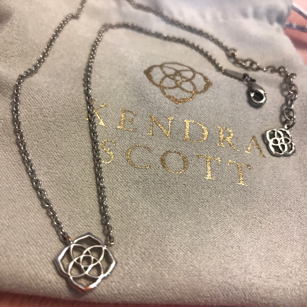 Kendra Scott Decklyn Pendant Necklace